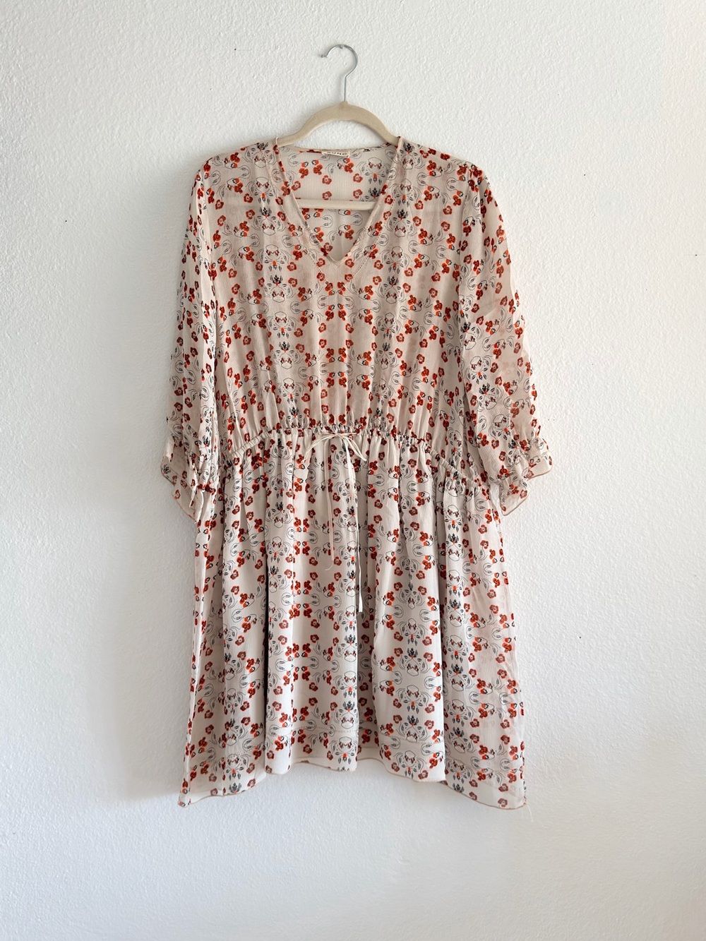 SUNO Cream Midi Dress with Red Floral Print
